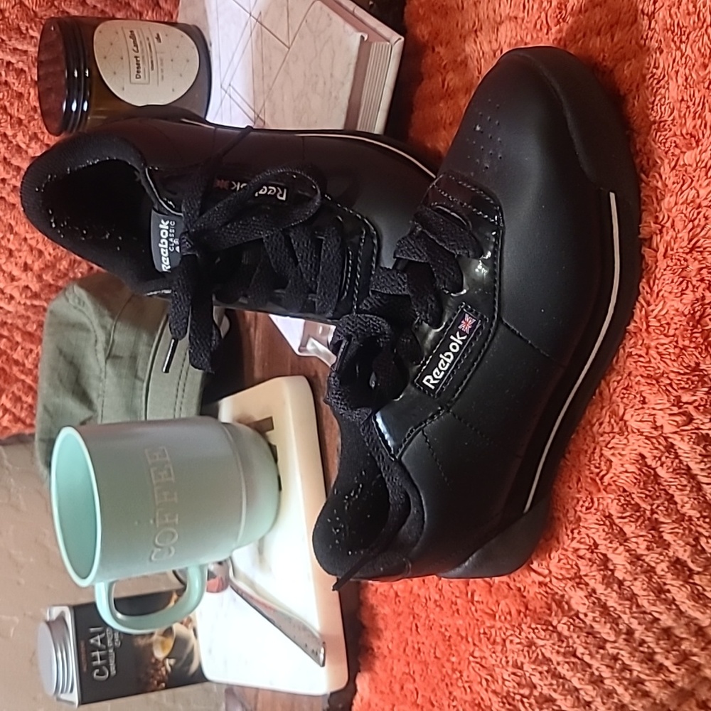 Reebok Classic Princess Dubbles kids Sz 2.5  Black